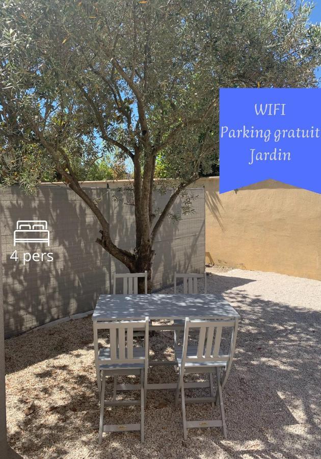 Appartamento A L'Ombre De L'Olivier LʼIsle-sur-la-Sorgue Esterno foto